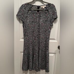 Michael Kors floral short sleeve dress. Midi Size Large Great condition